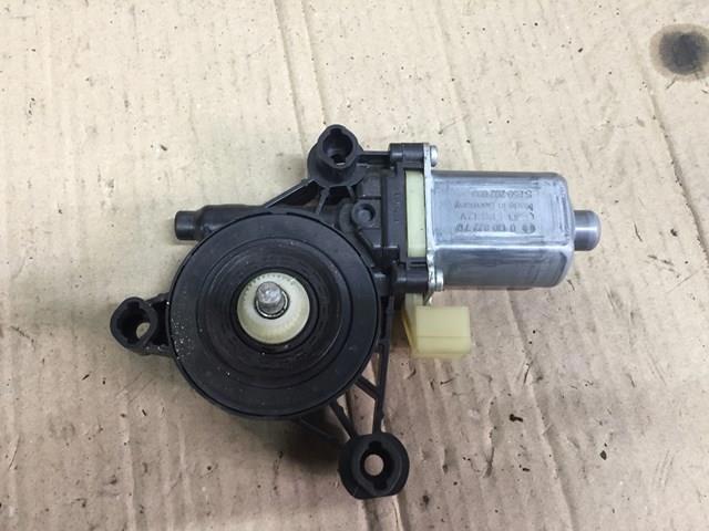 Мотор стеклоподъемника двери передней 5Q0959801B VAG