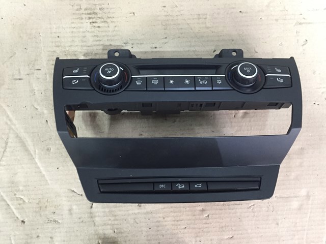 Блок кнопок центральной консоли 61316972779 BMW