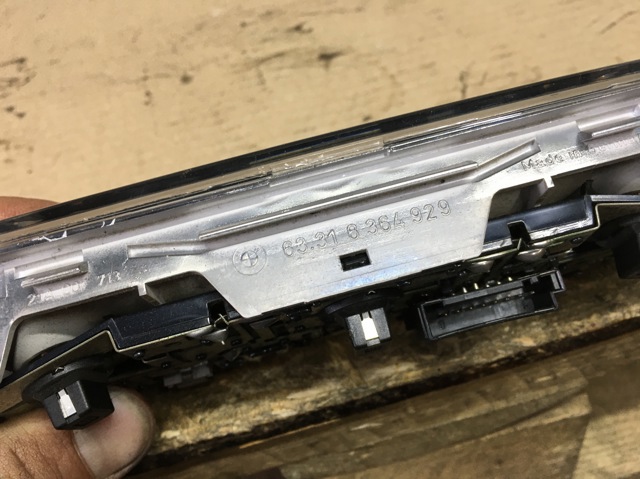 Плафон освещения кабины 63318364929 BMW