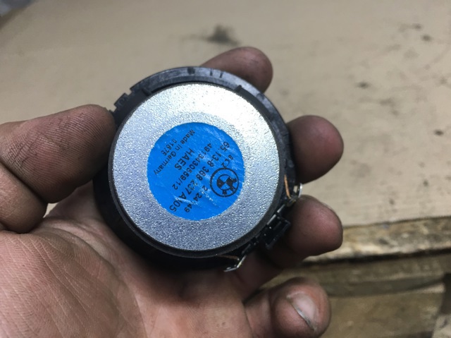 Динамик передней двери 65138368237 BMW