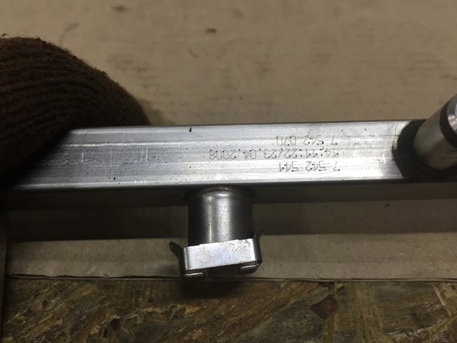 Топливная рампа 7542541 BMW