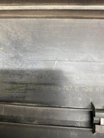 Молдинг задней левой двери, нижний 7L6839787D VAG