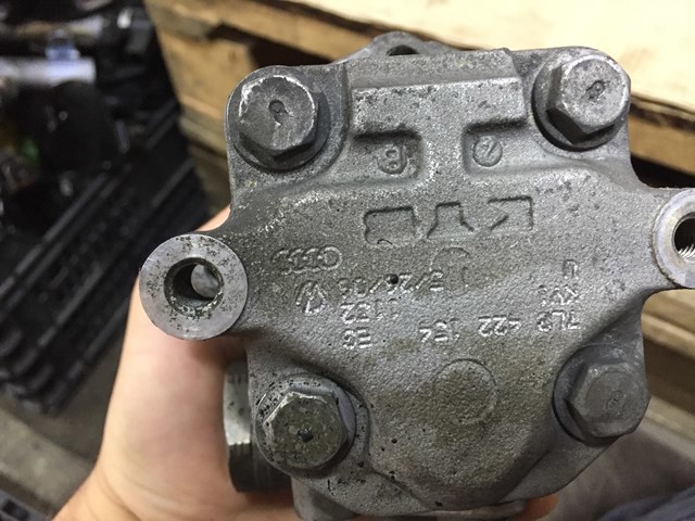Насос гидравлики 7L8422154ES VAG