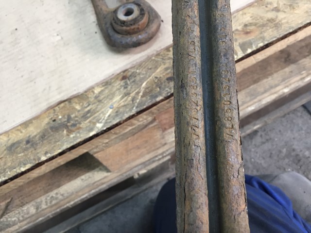 Поперечная тяга задней подвески 7L8501529A VAG