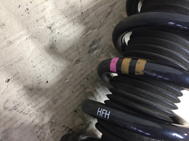 Амортизатор передний левый 7P6413031AN VAG