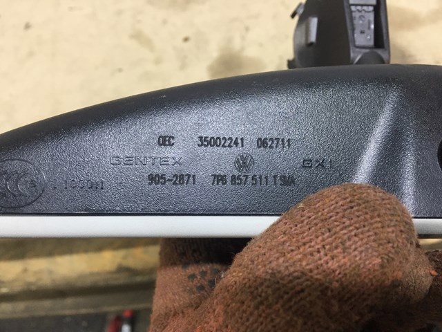 Зеркало заднего вида в салоне 7P6857511T VAG