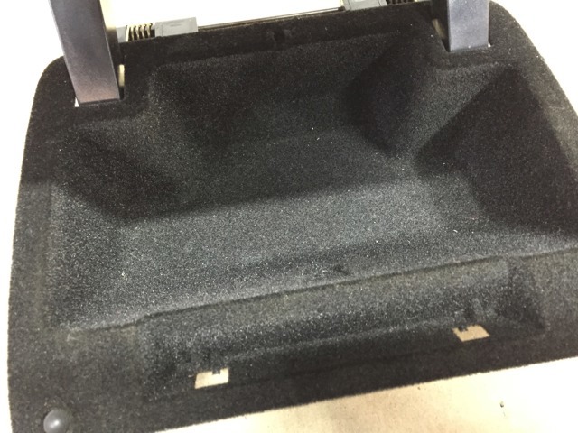 Ящик для предметов ухода 7P6857922 VAG