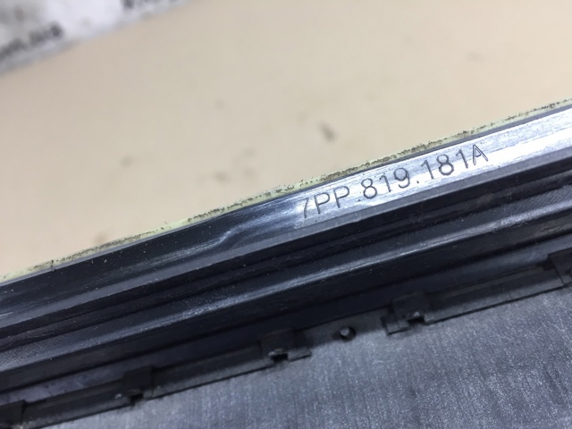 Решетка вентиляционная задняя 7PP819181A VAG