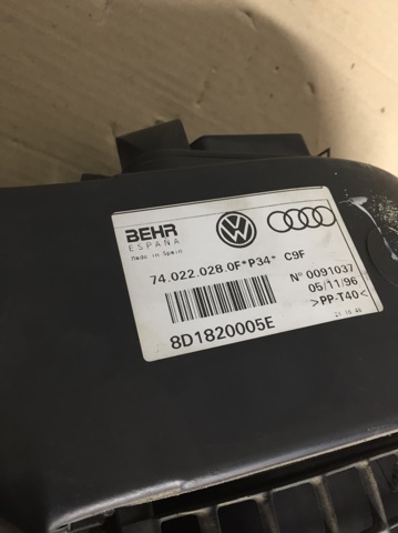 VAG 8D1820005E Корпус вентилятора печки в наличии Павлоград