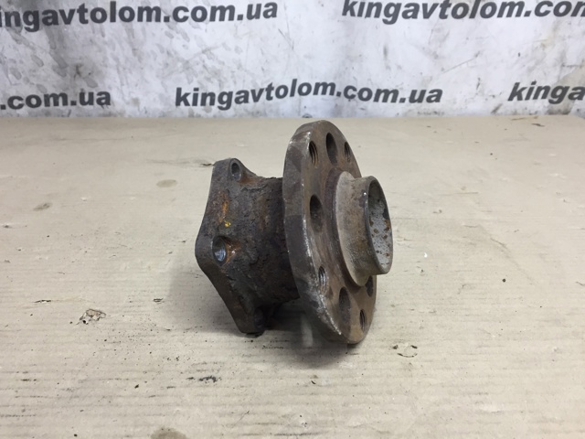 Ступица задняя (шпиндель) Volkswagen Passat B5