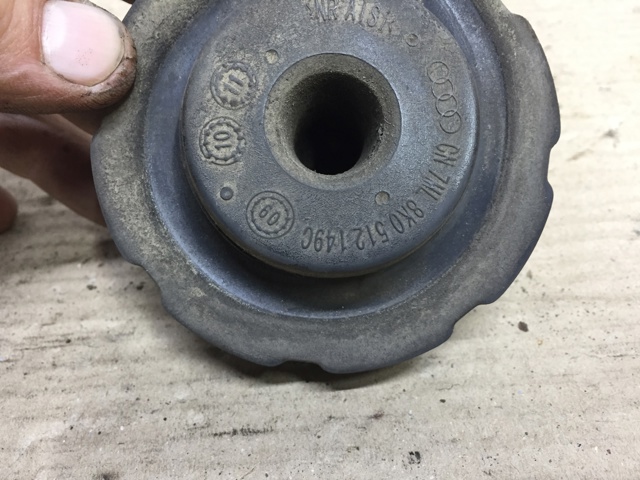 Проставка верняя задней пружины 8K0512149C VAG