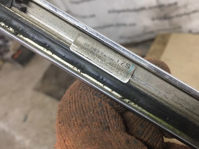 Накладка крыши правая 8K98537042ZZ VAG