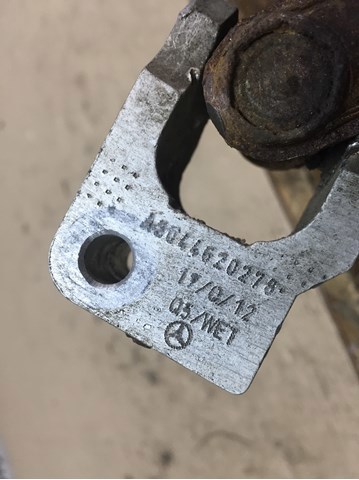 Вал рулевой колонки, нижний A2044620278 MERCEDES