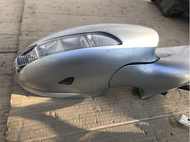 Накладка правого зеркала заднего вида A2198100264 MERCEDES