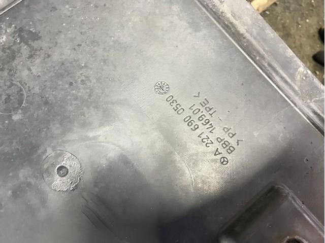 Подкрылок переднего крыла, левый задний A2216900530 MERCEDES