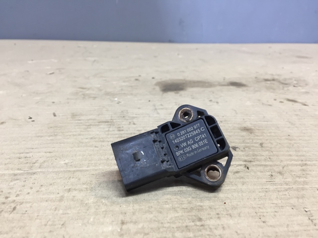 Датчик давления воздуха Audi A8 D3