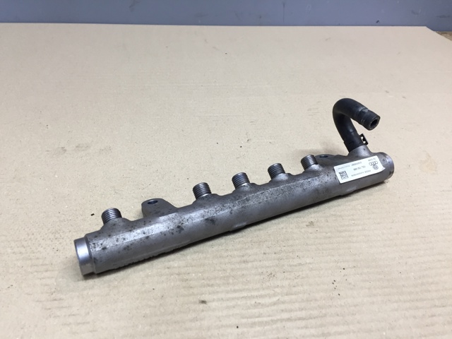 Топливная рампа 03L130089 VAG