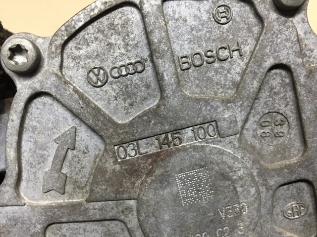 03L145100 VAG Насос вакуумный купить в Киев