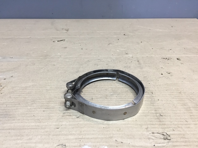 Хомут крепления катализатора к турбине 04L131455A VAG
