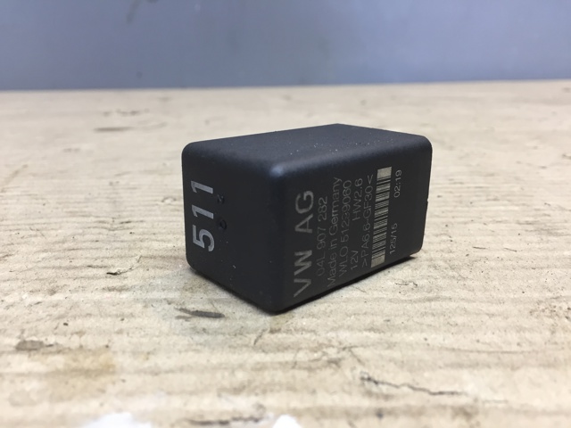 Реле свечей накала Audi A8 D3