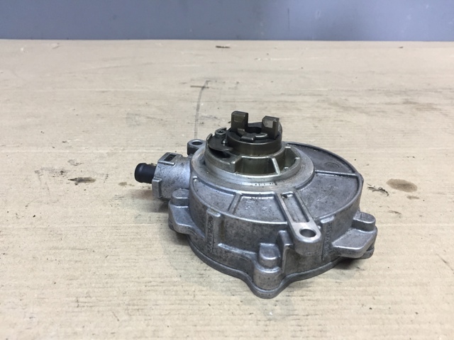 Вакуумный насос Audi A8 D3