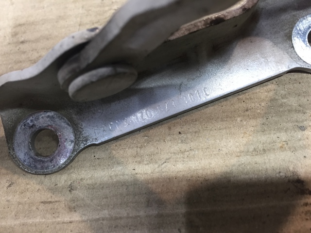 1Z0823301C VAG Петля капота левая купить в Черновцы