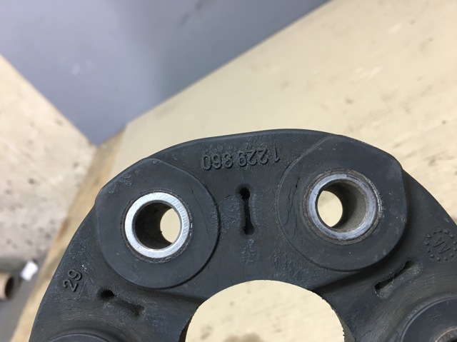 BMW 26111229360 Муфта кардана эластичная передняя в наличии Ирпень