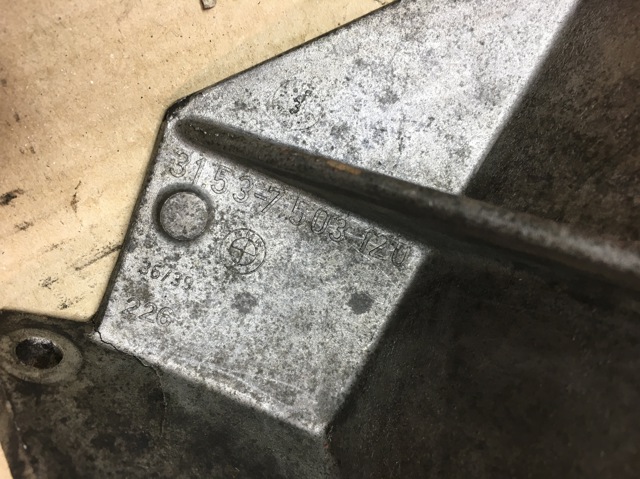 31537503120 BMW Опора подвесного подшипника передней полуоси купить в Каменское
