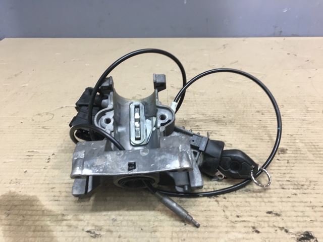 Замок зажигания 32321095824 BMW