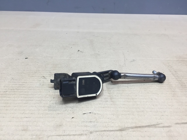 Датчик уровня наклона кузова  37146778814 BMW