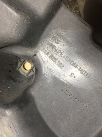 VAG 3AA825102 Защита днища правая в наличии Полтава