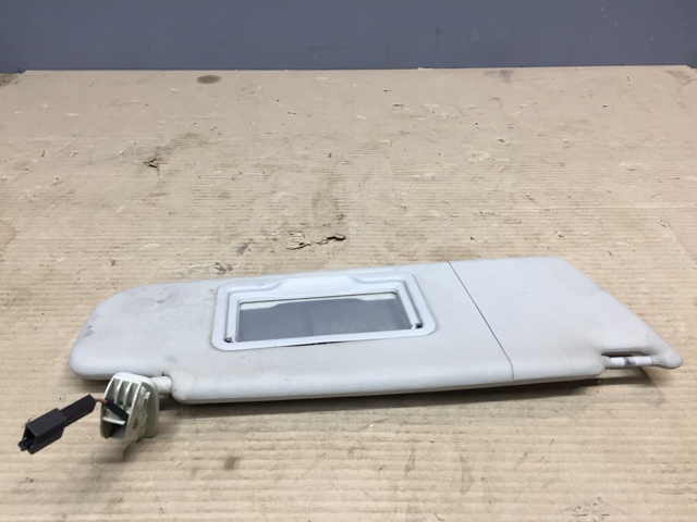 3B0857552AK2F4 VAG Солнцезащитный козырек купить в Тернополь