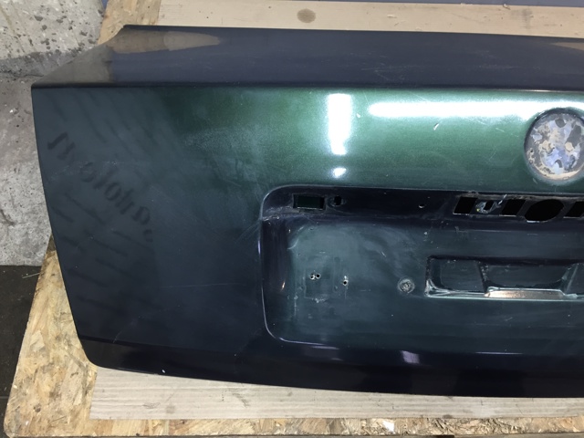 VAG 3B5827025C Крышка багажника в наличии Харьков
