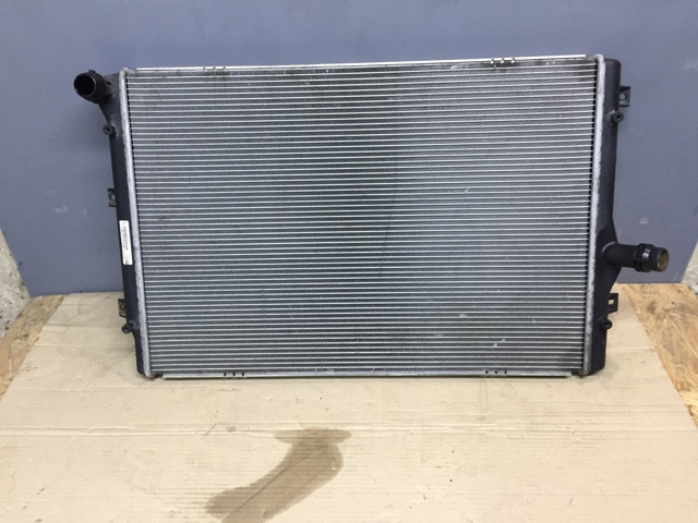 Радиатор системы охлаждения двигателя Фольксваген Гольф PLUS 5