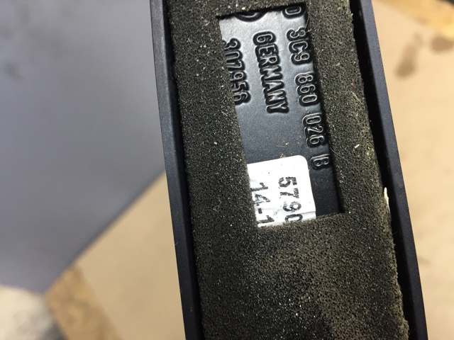 VAG 3C9860026B Рейлинг крыши правый в наличии Харьков