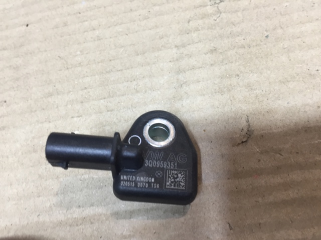 Датчик Айрбег передний 3Q0959351 VAG