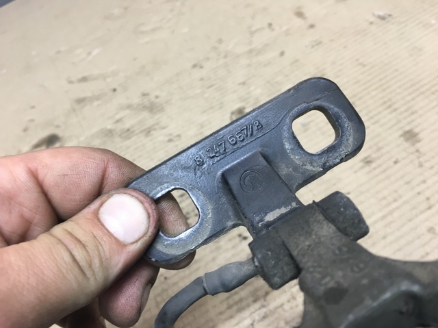 41627006121 BMW Петля задней двери купить в Днепр