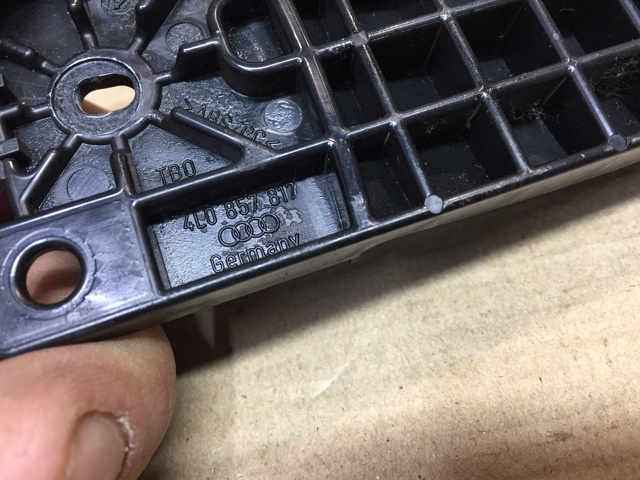 4L0857817 VAG купить в Хмельницкий