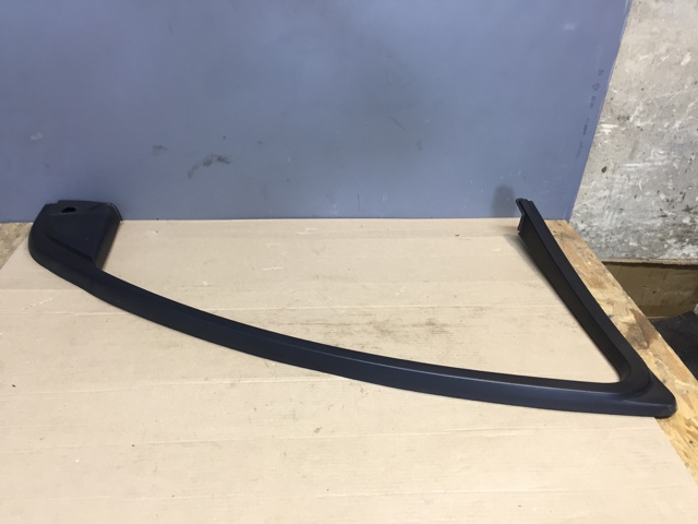 Обшивка-облицовка крышки багажника 4L08676094PK VAG