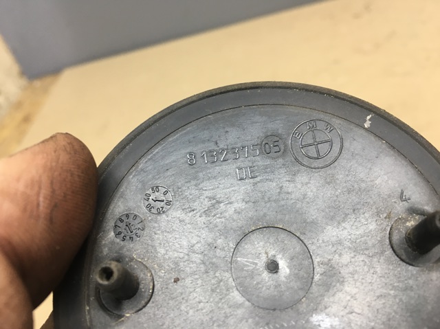 51148132375 BMW Эмблема капота купить в Ужгород