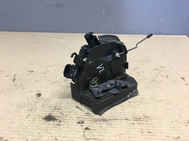 Замок задней двери, левой 51228402601 BMW