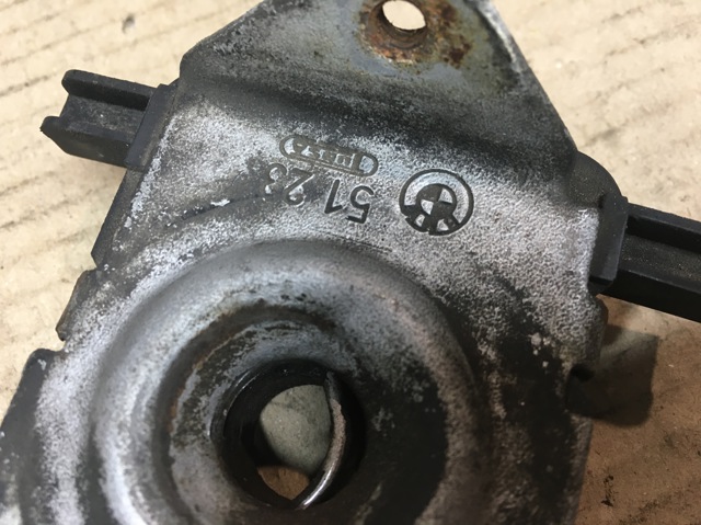 51238203859 BMW Замок капота купить в Днепр