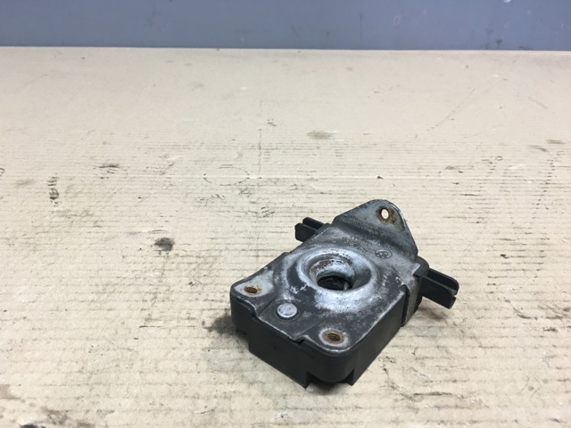 Запор капота (замок и привод замка капота) 51238203859 BMW