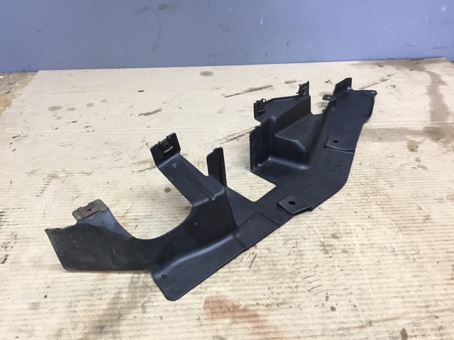 51757160240 BMW Защитный кожух рулевого механизма купить в Каменское