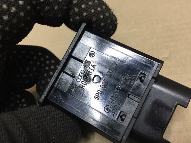 VAG 5P0919237C Замок отключения (деактивации) подушки безопастности пассажира в наличии Киев