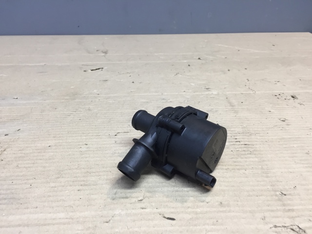 Водяной насос охлаждения электро дополнительный 5Q0965567J VAG