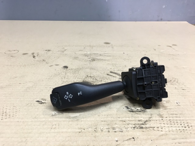 Подрулевой переключатель левый 61318363668 BMW
