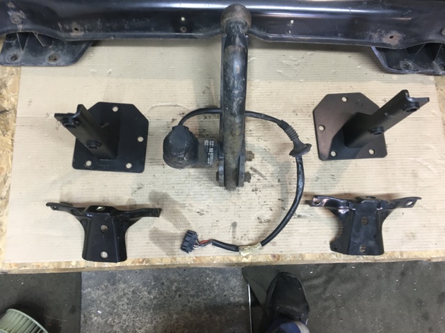 71606796334 BMW Фаркоп (шар) прицепного устройства купить в Ровно