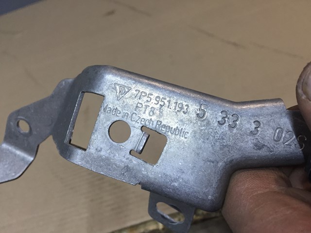 VAG 7P5951193 в наличии Запорожье