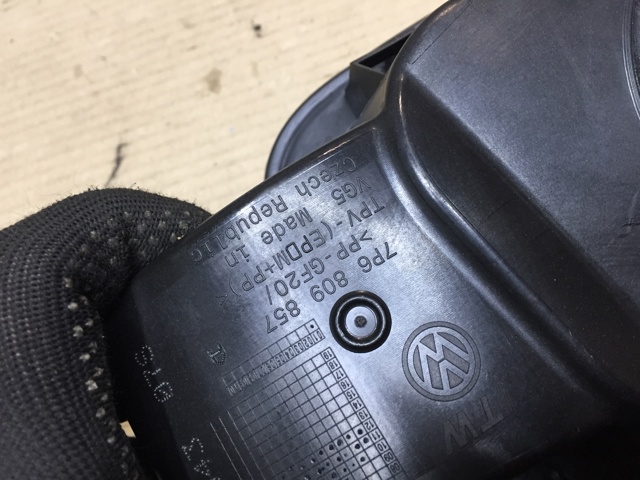 VAG 7P6809857A Корпус заливной горловины топливного бака в наличии Николаев